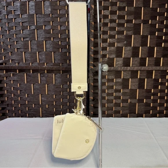 Lululemon Dual Pouch Wristlet Light Ivory/Sheer Oak L05319 - Picture 4 of 6